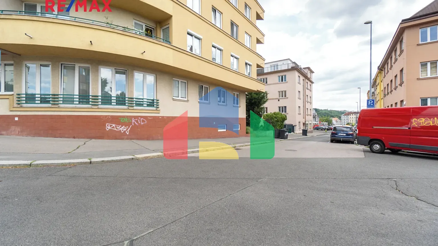 На продажу парковки 12 m²