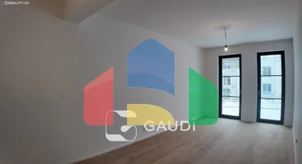 На продажу квартира 3-комн. студия 94 m²