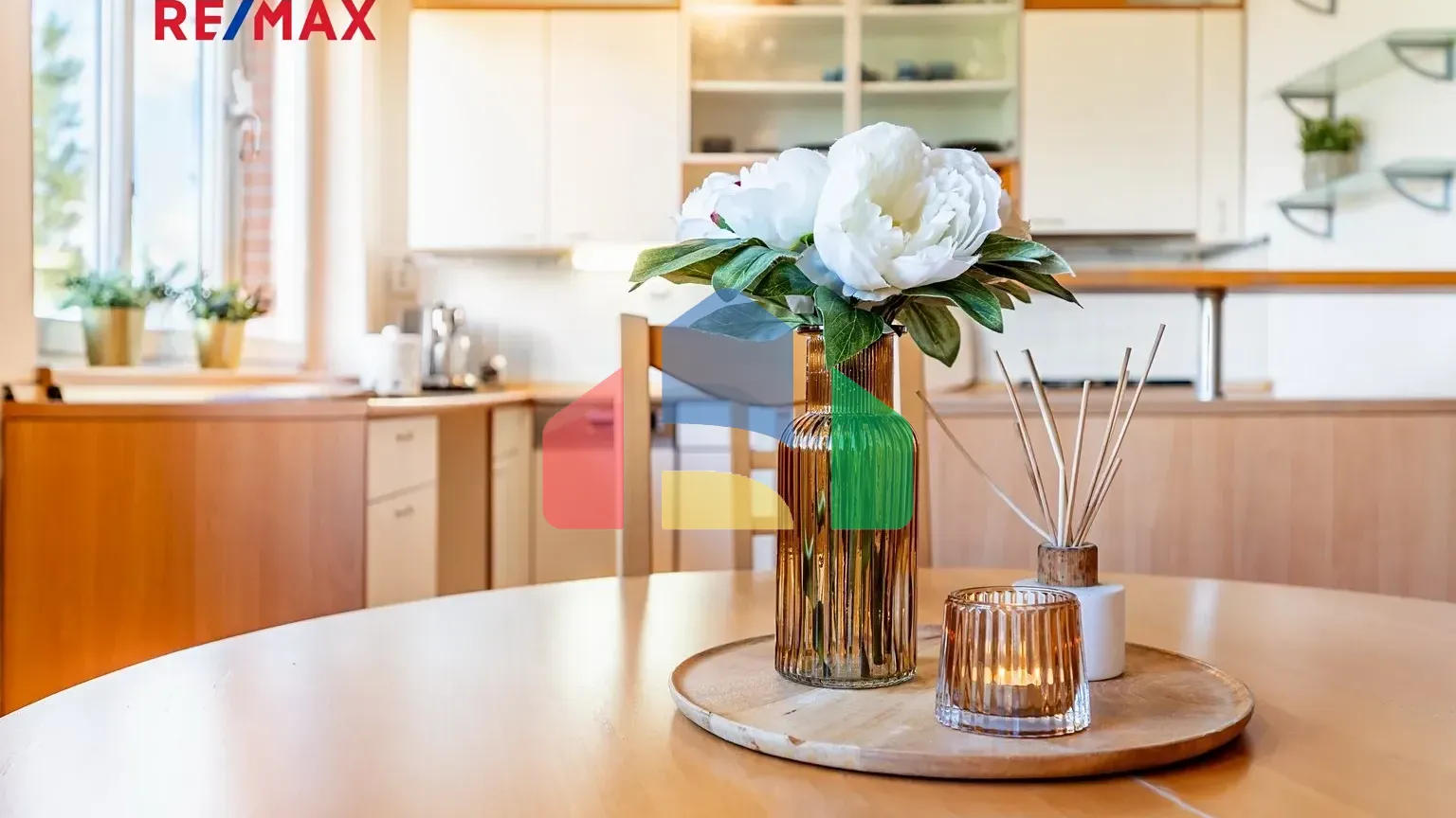 На продажу квартира 3-комн. студия 82 m²