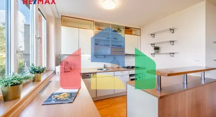 На продажу квартира 3-комн. студия 82 m²