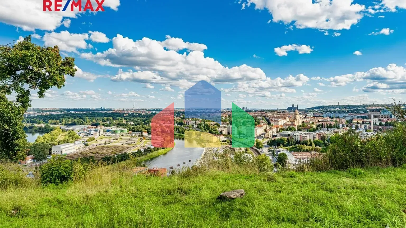 На продажу квартира 3-комн. студия 82 m²