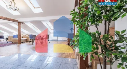 На продажу квартира не стандарт 300 m²