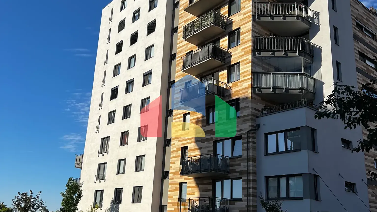 На продажу квартира 3-комн. студия 76 m²