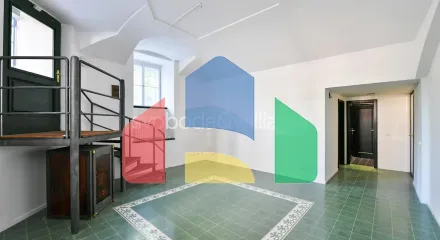 На продажу торговые помещения 132 m²