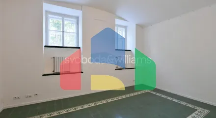 На продажу торговые помещения 132 m²