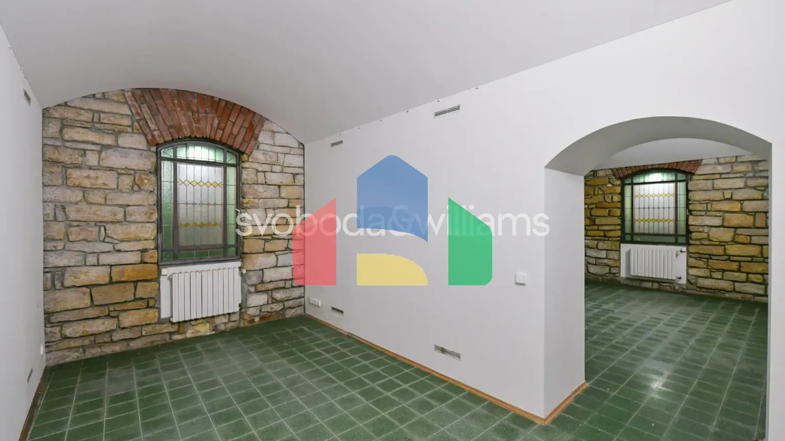 На продажу торговые помещения 132 m²