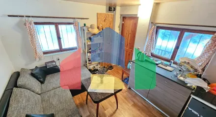 На продажу хижины 28 m², земельный участок 297 m²