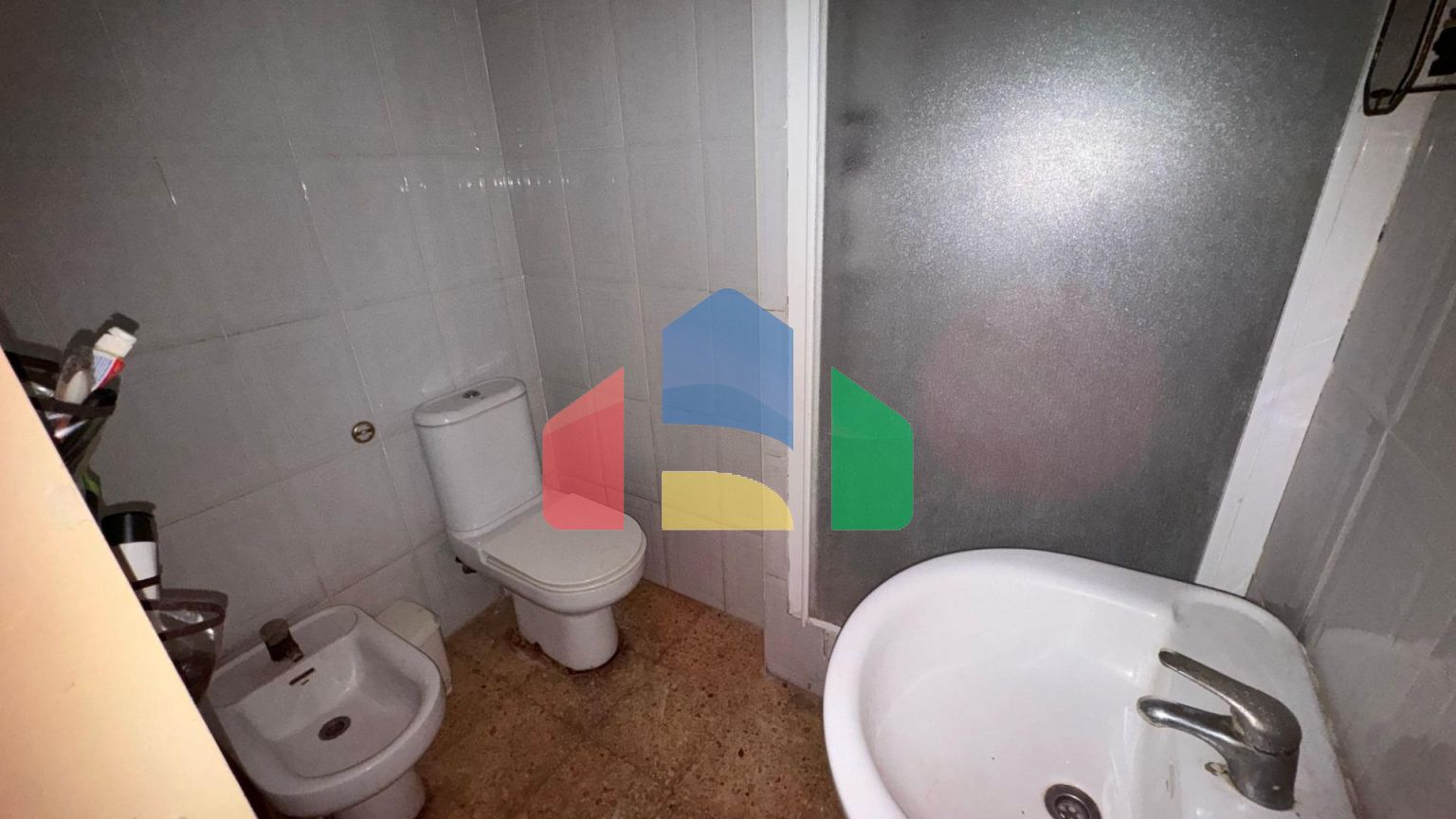 Продаётся квартира на первом этаже — отличный потенциал для ремонта