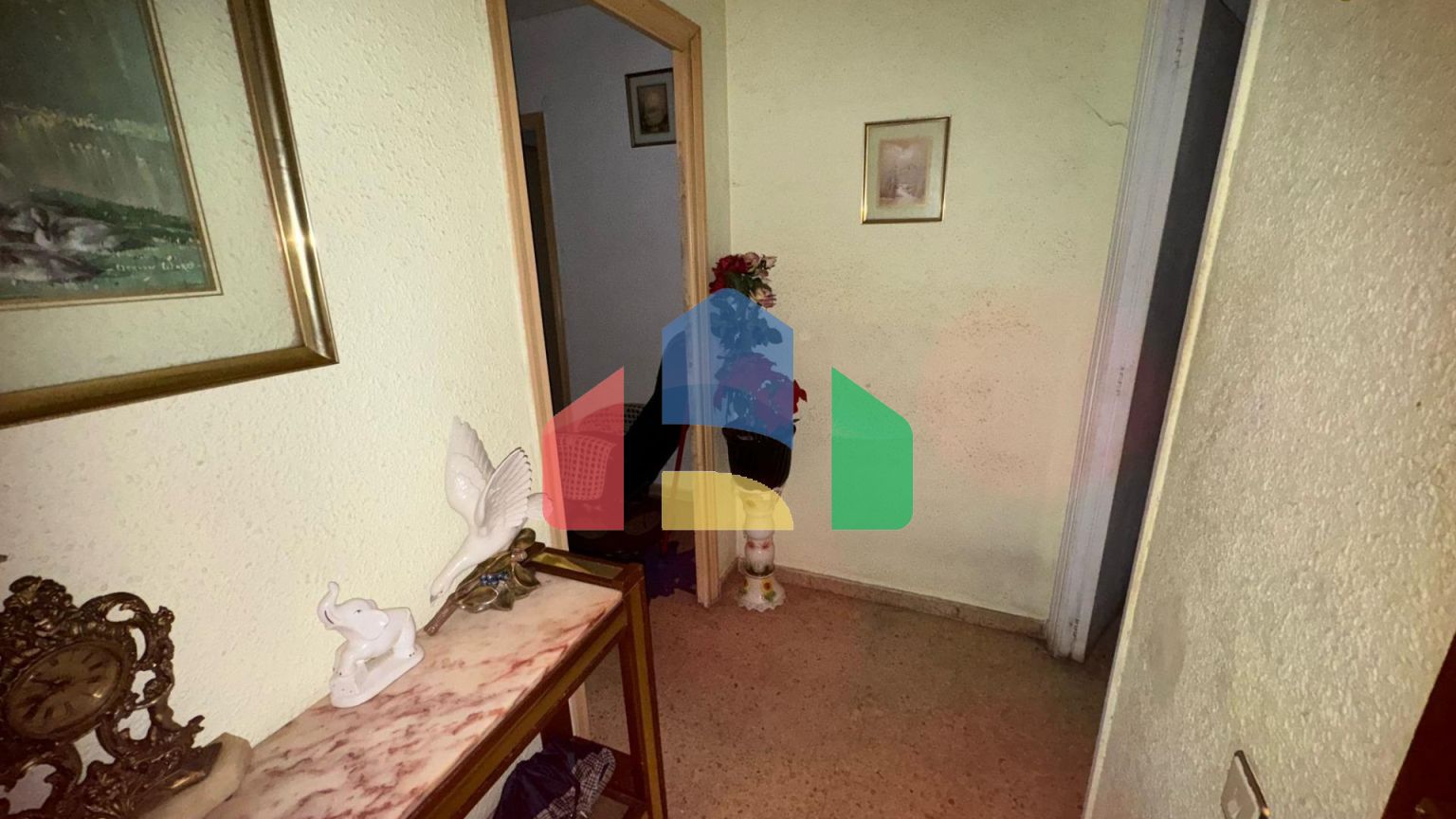 Продаётся квартира на первом этаже — отличный потенциал для ремонта