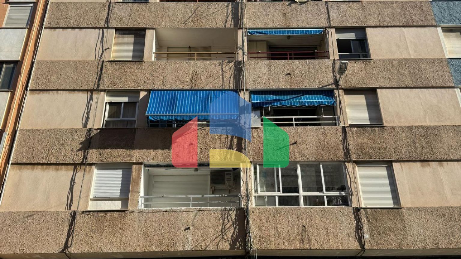 Продаётся квартира на первом этаже — отличный потенциал для ремонта