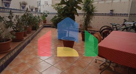 Comfort in the Heart of Gandia: Spacious Apartment with 4 Bedrooms and Proximity to the Railway Stat