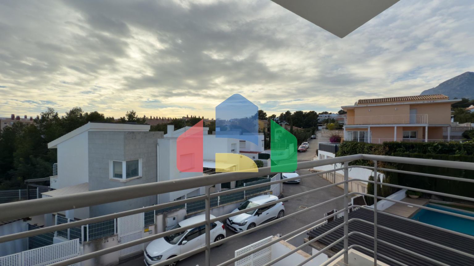 ПРЕКРАСНЫЙ ДОМ ДЛЯ ЖИЗНИ В ЛА НУСИЯ!