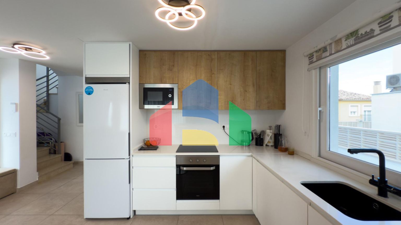 ПРЕКРАСНЫЙ ДОМ ДЛЯ ЖИЗНИ В ЛА НУСИЯ!