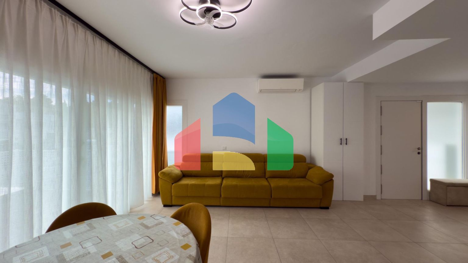 ПРЕКРАСНЫЙ ДОМ ДЛЯ ЖИЗНИ В ЛА НУСИЯ!