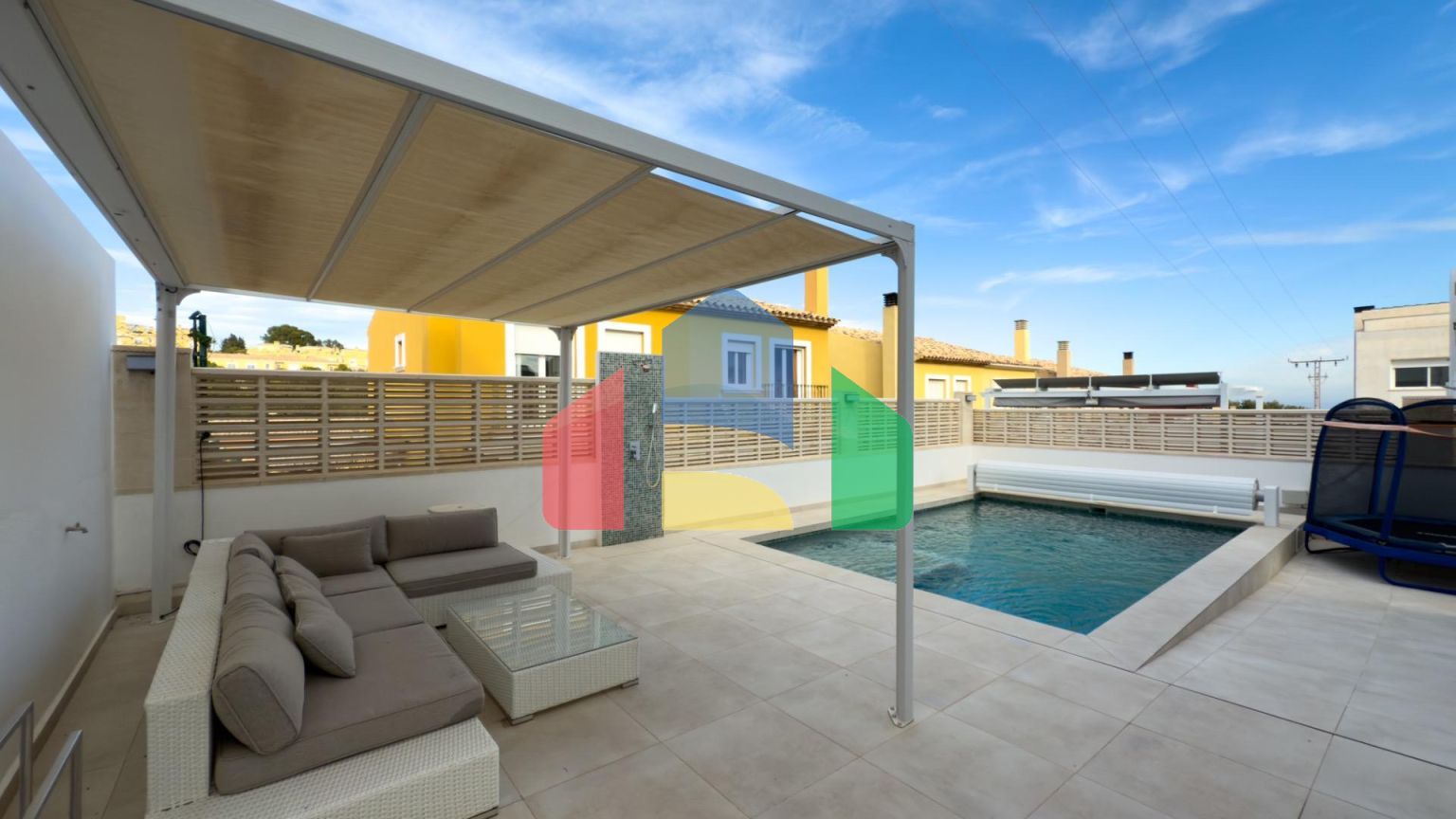 ПРЕКРАСНЫЙ ДОМ ДЛЯ ЖИЗНИ В ЛА НУСИЯ!