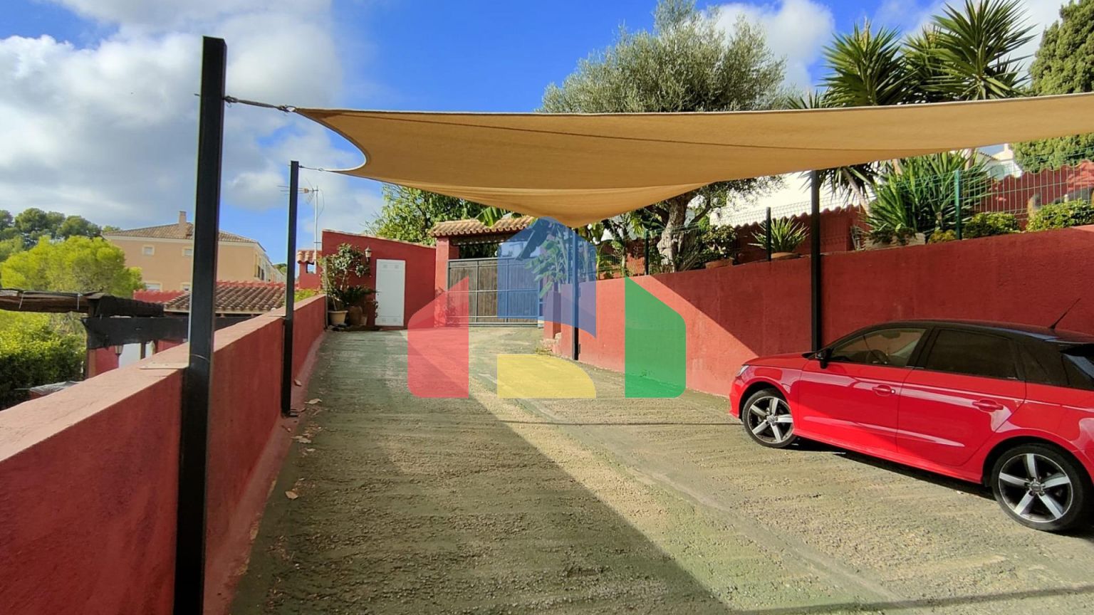 ОТДЕЛЬНАЯ ВИЛЛА, ПРОСТОРНАЯ И УЕДИНЕННАЯ, В ОКРУЖЕНИИ ПРИРОДЫ В ЛА НУСИИ