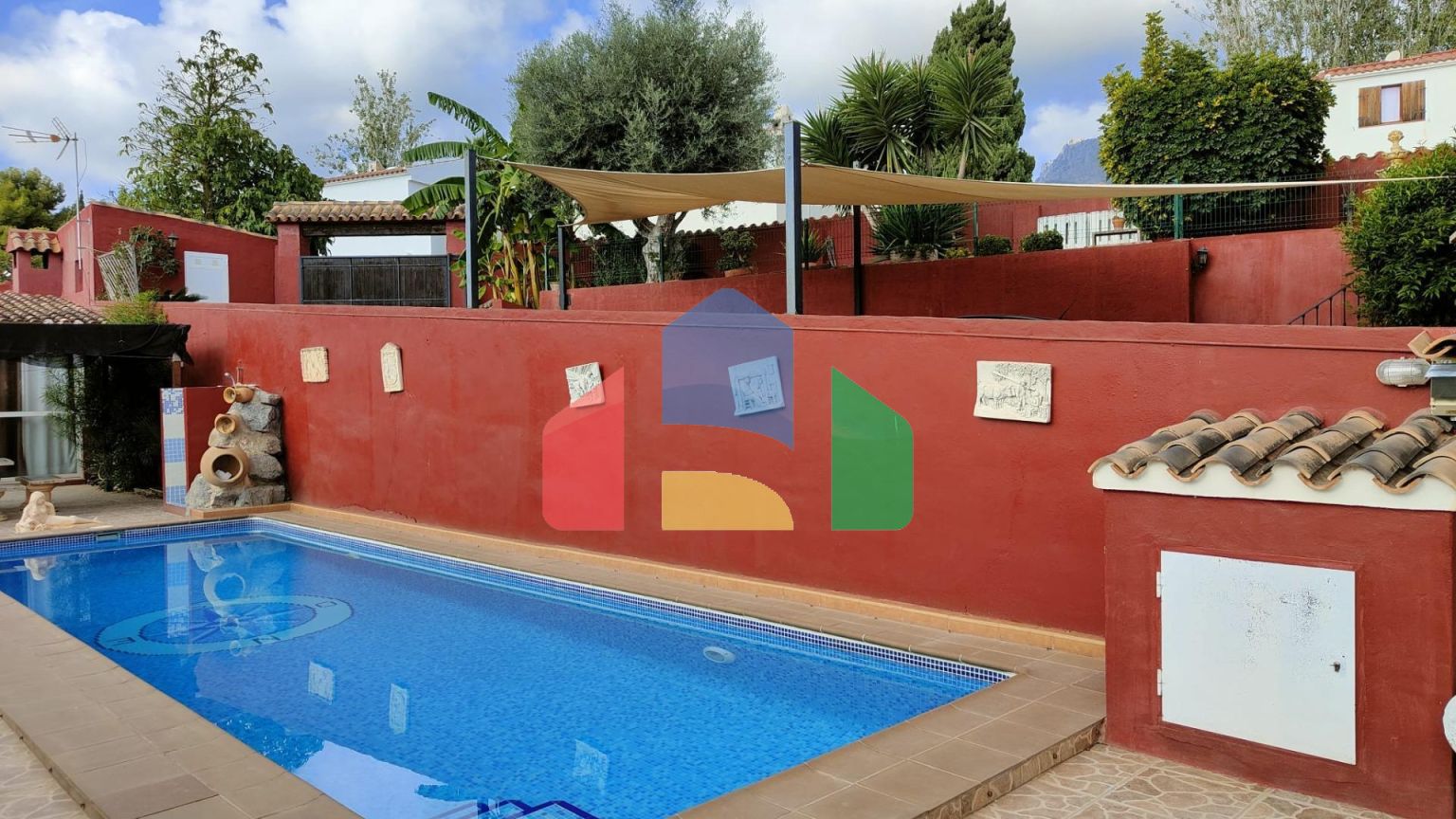 ОТДЕЛЬНАЯ ВИЛЛА, ПРОСТОРНАЯ И УЕДИНЕННАЯ, В ОКРУЖЕНИИ ПРИРОДЫ В ЛА НУСИИ