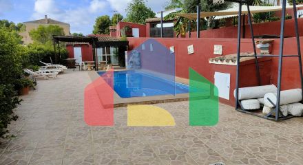 ОТДЕЛЬНАЯ ВИЛЛА, ПРОСТОРНАЯ И УЕДИНЕННАЯ, В ОКРУЖЕНИИ ПРИРОДЫ В ЛА НУСИИ