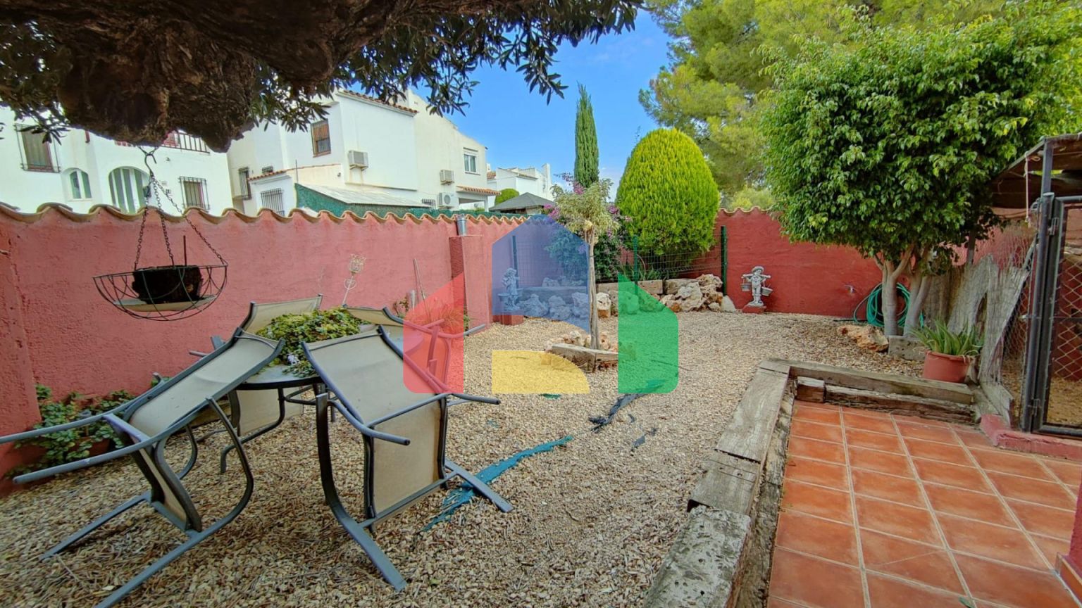 ОТДЕЛЬНАЯ ВИЛЛА, ПРОСТОРНАЯ И УЕДИНЕННАЯ, В ОКРУЖЕНИИ ПРИРОДЫ В ЛА НУСИИ