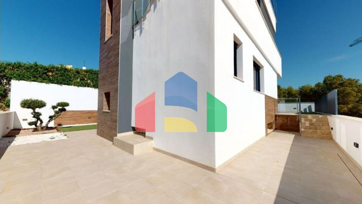 НОВЫЕ ВИЛЛЫ В ЛА НУСИИ