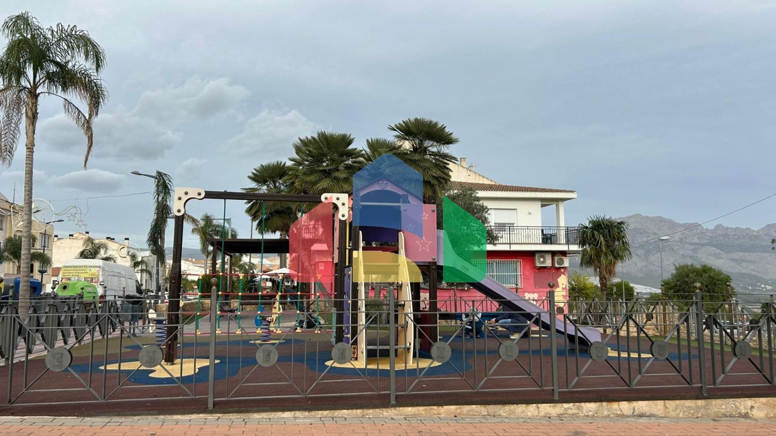 Возможности! Квартира с 2 спальнями в центре Ла Нусии