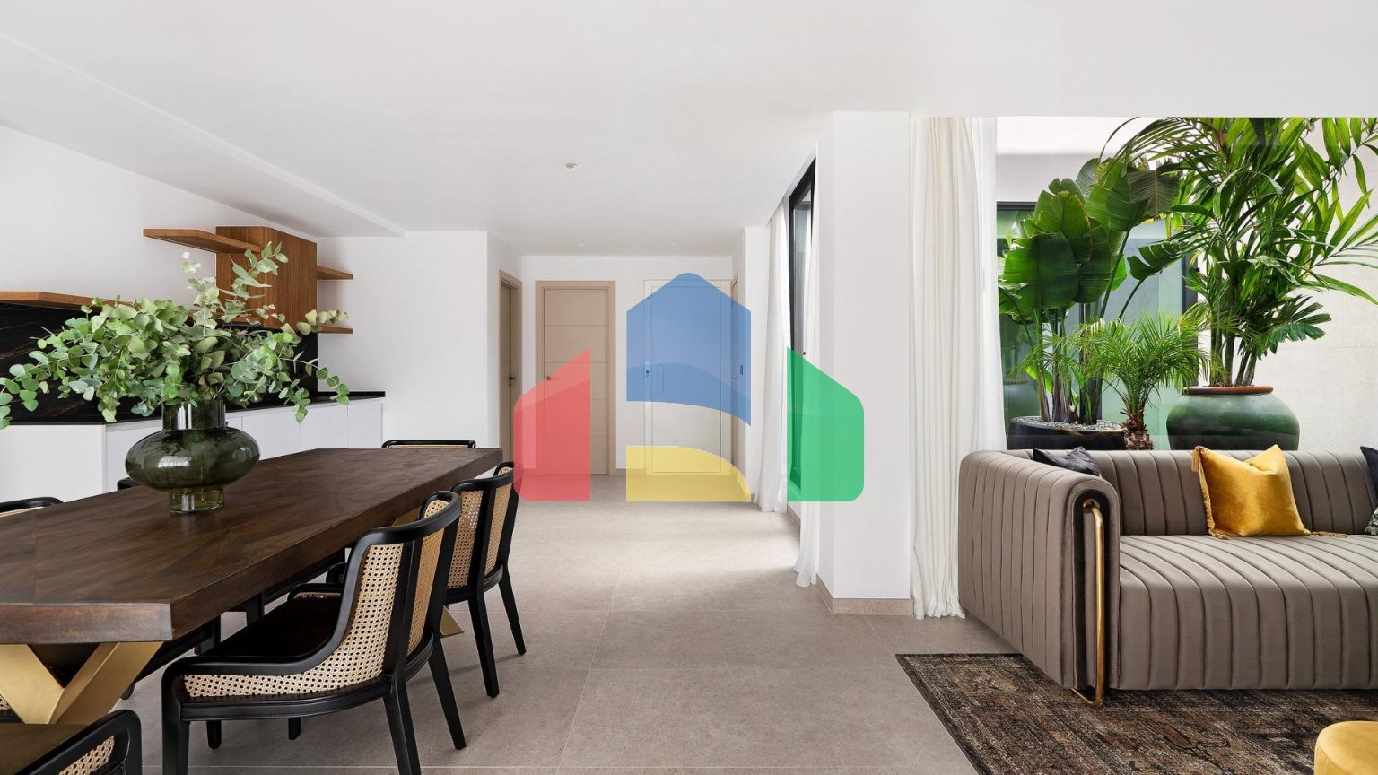 Эксклюзивные виллы новой постройки с частными бассейнами в Ла-Нусия, недалеко от Бенидорма