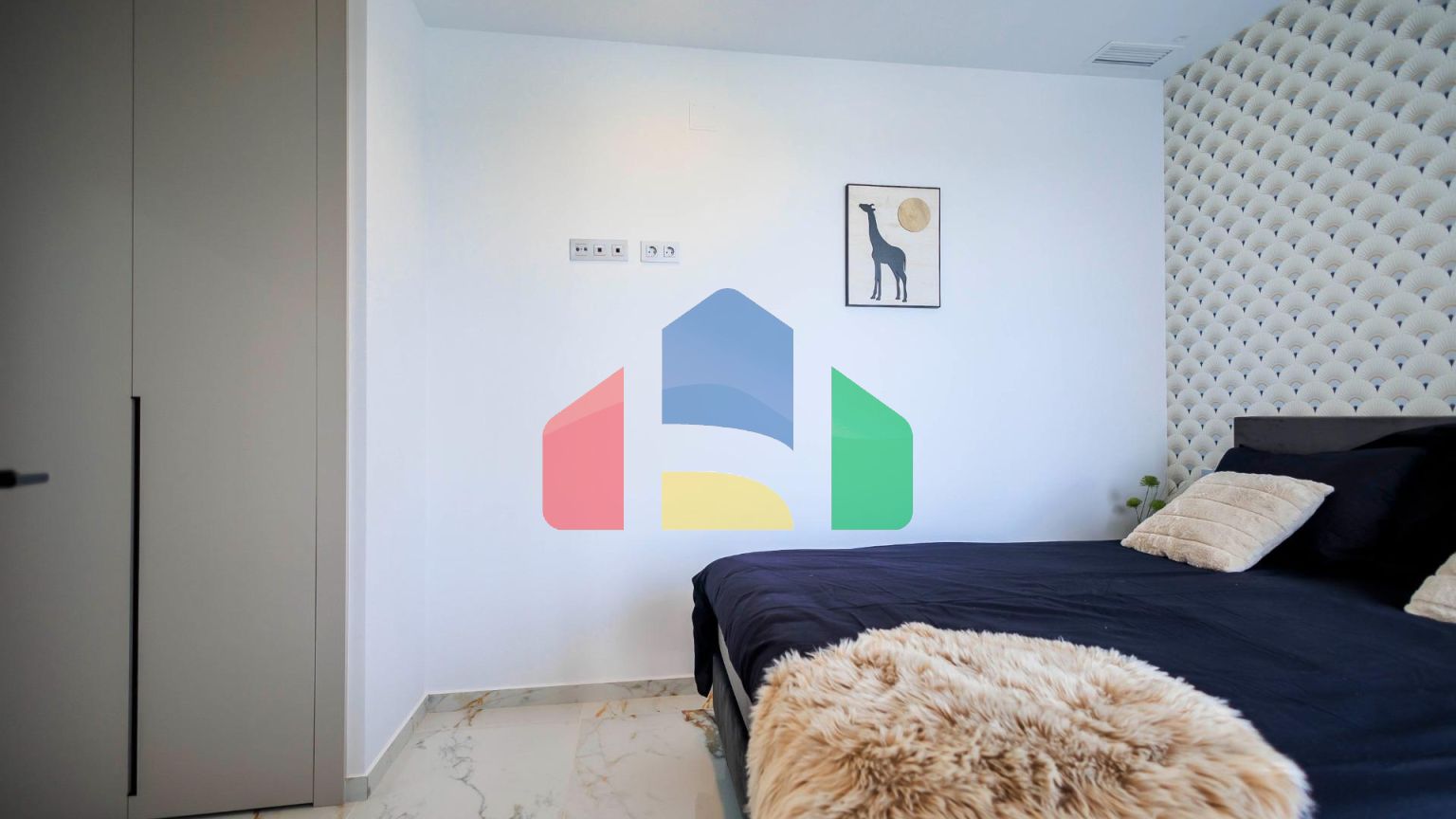 НОВЫЕ ВИЛЛЫ В ПИЛАР-ДЕ-ЛА-ОРАДАДА НА ПОЛЕ ДЛЯ ГОЛЬФА