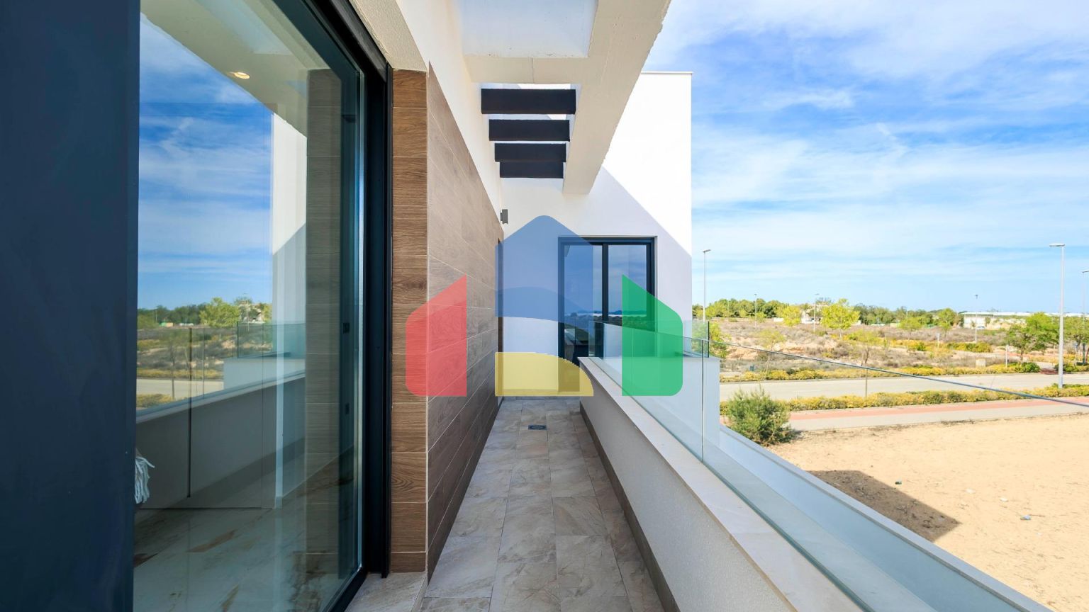 НОВЫЕ ВИЛЛЫ В ПИЛАР-ДЕ-ЛА-ОРАДАДА НА ПОЛЕ ДЛЯ ГОЛЬФА