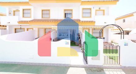 Torre de la Horadada duplex townhouse located directly in front of the communal pool