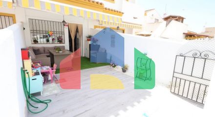 Torre de la Horadada duplex townhouse located directly in front of the communal pool