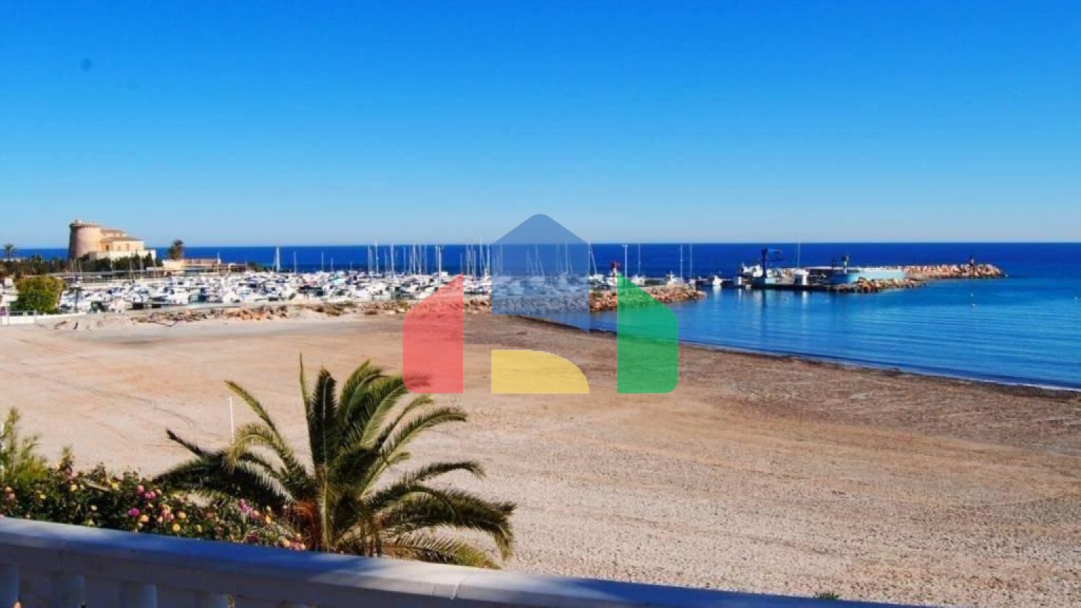 НОВЫЕ ТАУНХАУСЫ В ПИЛАР-ДЕ-ЛА-ОРАДАДА