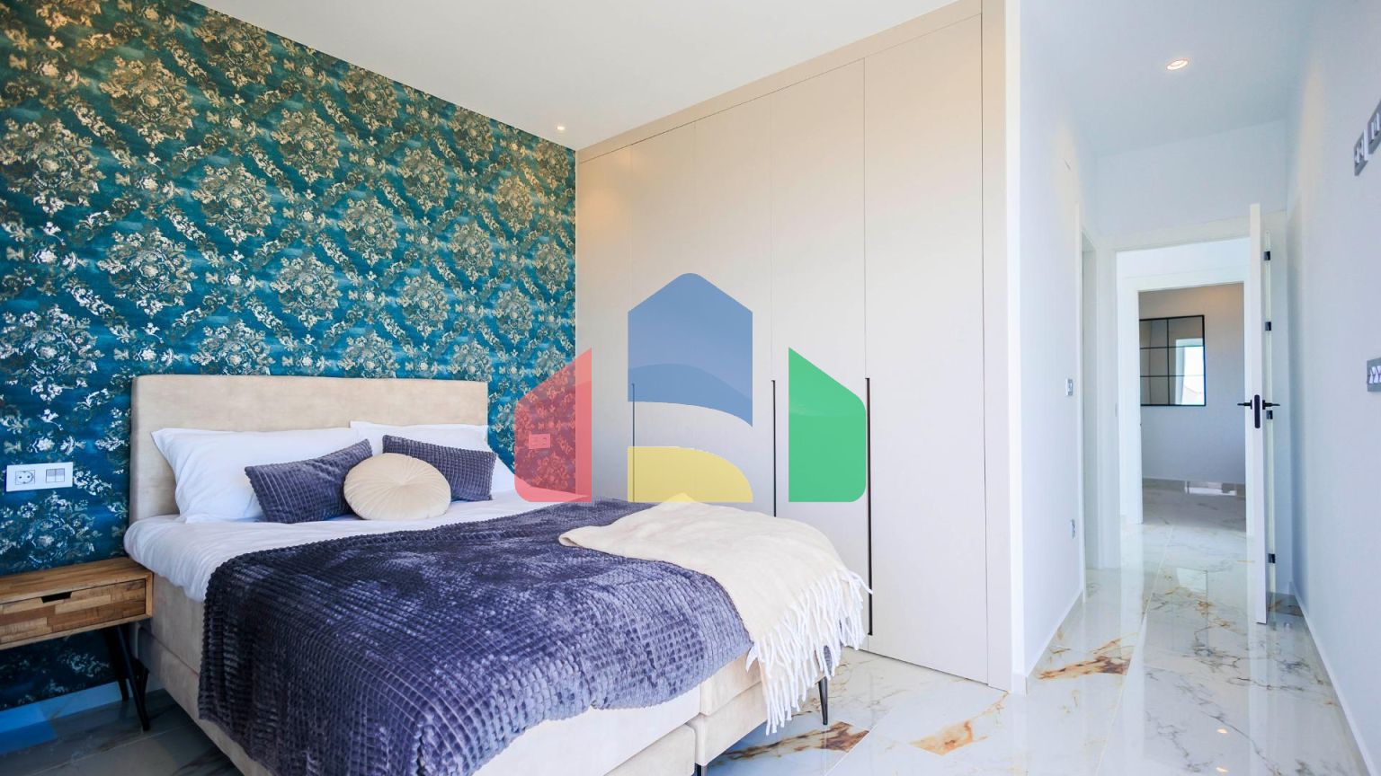 НОВЫЕ ВИЛЛЫ В ПИЛАР-ДЕ-ЛА-ОРАДАДА НА ПОЛЕ ДЛЯ ГОЛЬФА