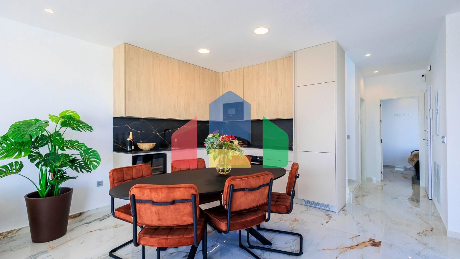 НОВЫЕ ВИЛЛЫ В ПИЛАР-ДЕ-ЛА-ОРАДАДА НА ПОЛЕ ДЛЯ ГОЛЬФА