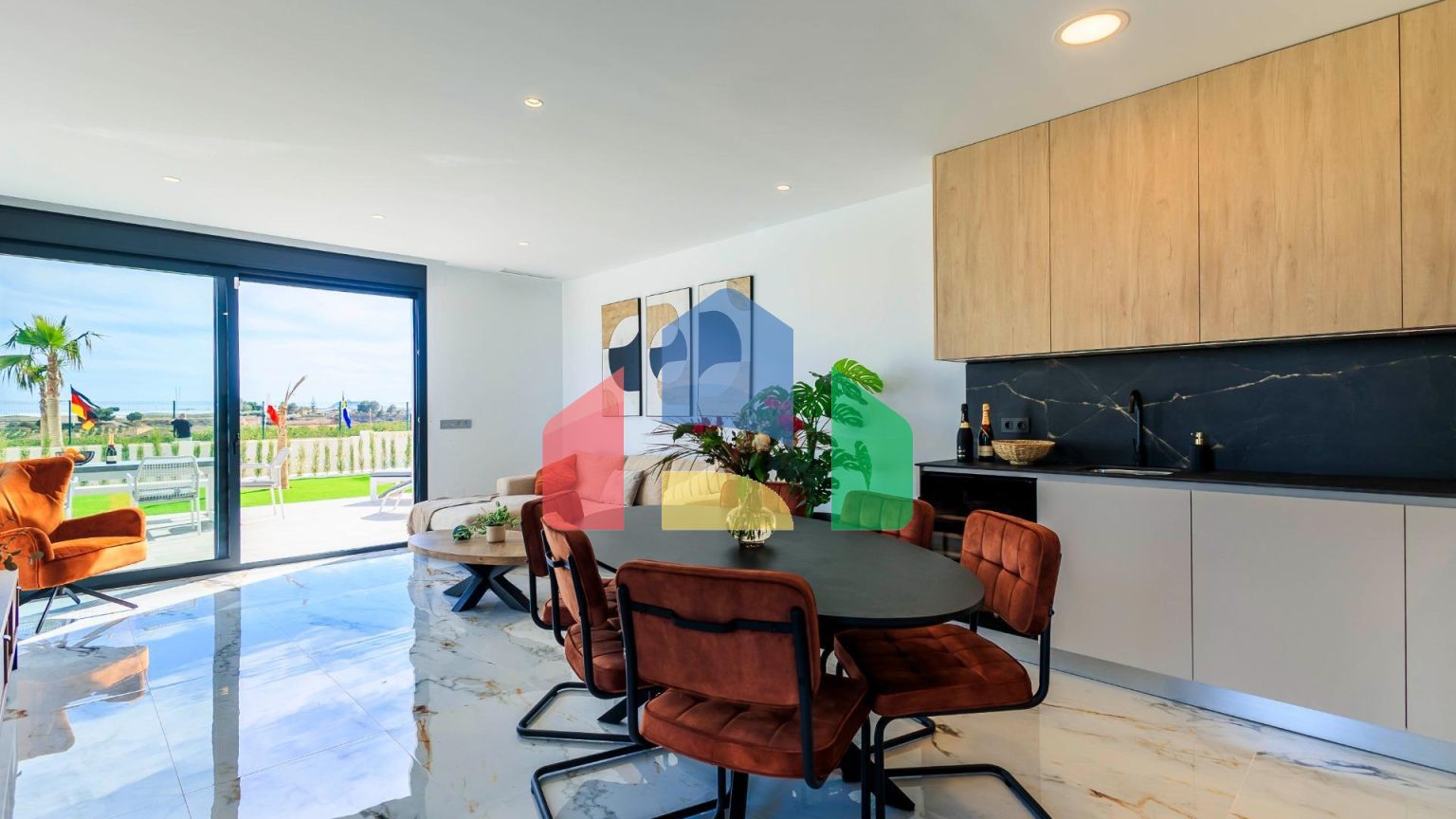 НОВЫЕ ВИЛЛЫ В ПИЛАР-ДЕ-ЛА-ОРАДАДА НА ПОЛЕ ДЛЯ ГОЛЬФА