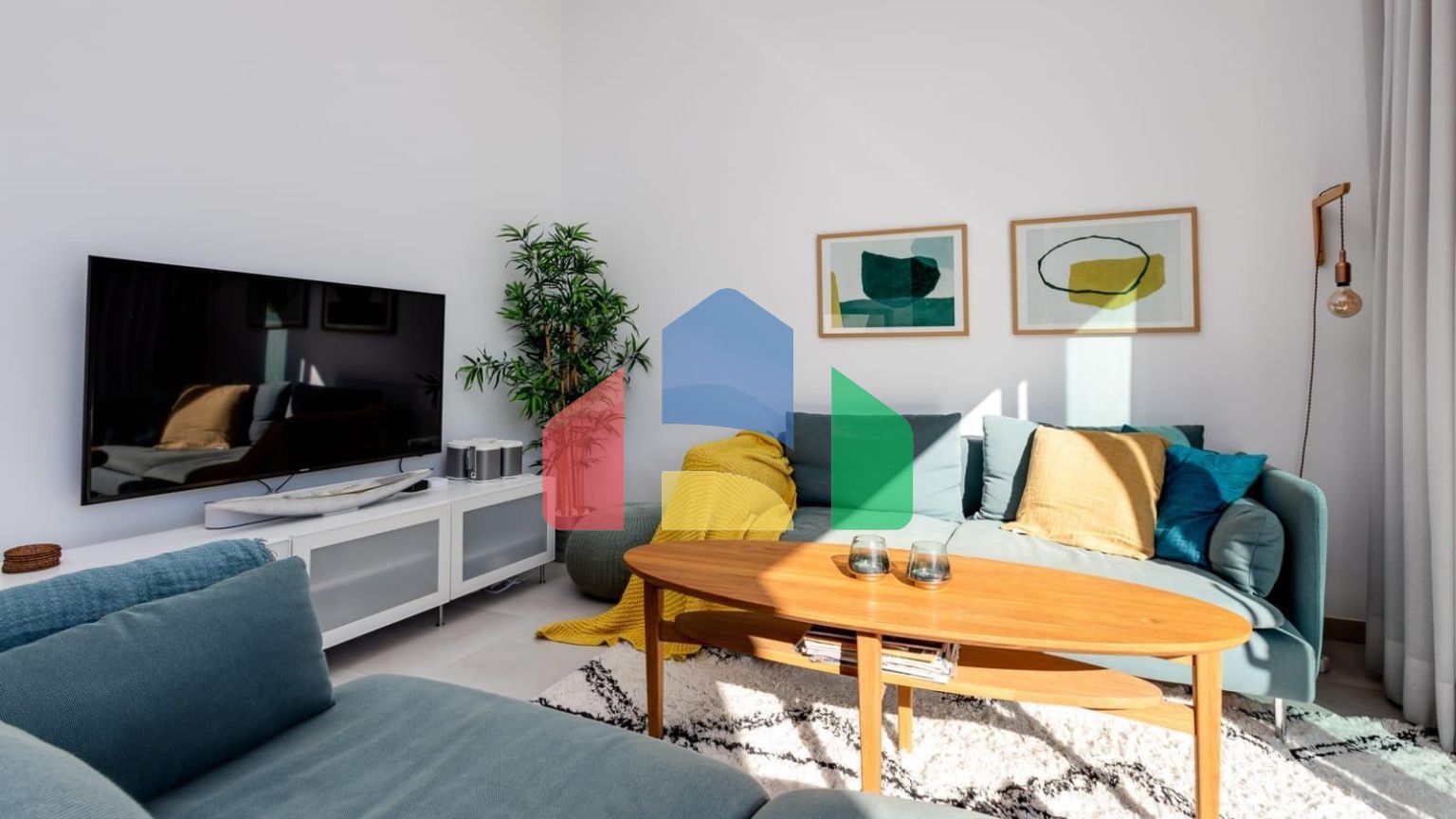 СРЕДИЗЕМНОМОРСКАЯ ВИЛЛА В ГОРОДСКОЙ ЗОНЕ НЕДАЛЕКО ОТ МОРЯ