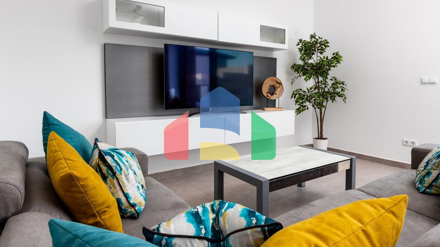 СРЕДИЗЕМНОМОРСКАЯ ВИЛЛА В ГОРОДСКОЙ ЗОНЕ НЕДАЛЕКО ОТ МОРЯ