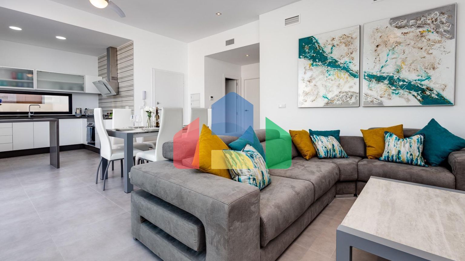 СРЕДИЗЕМНОМОРСКАЯ ВИЛЛА В ГОРОДСКОЙ ЗОНЕ НЕДАЛЕКО ОТ МОРЯ