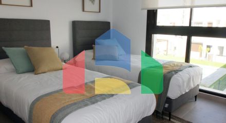 Современные таунхаусы и двухквартирные дома в Пилар-де-ла-Орадада