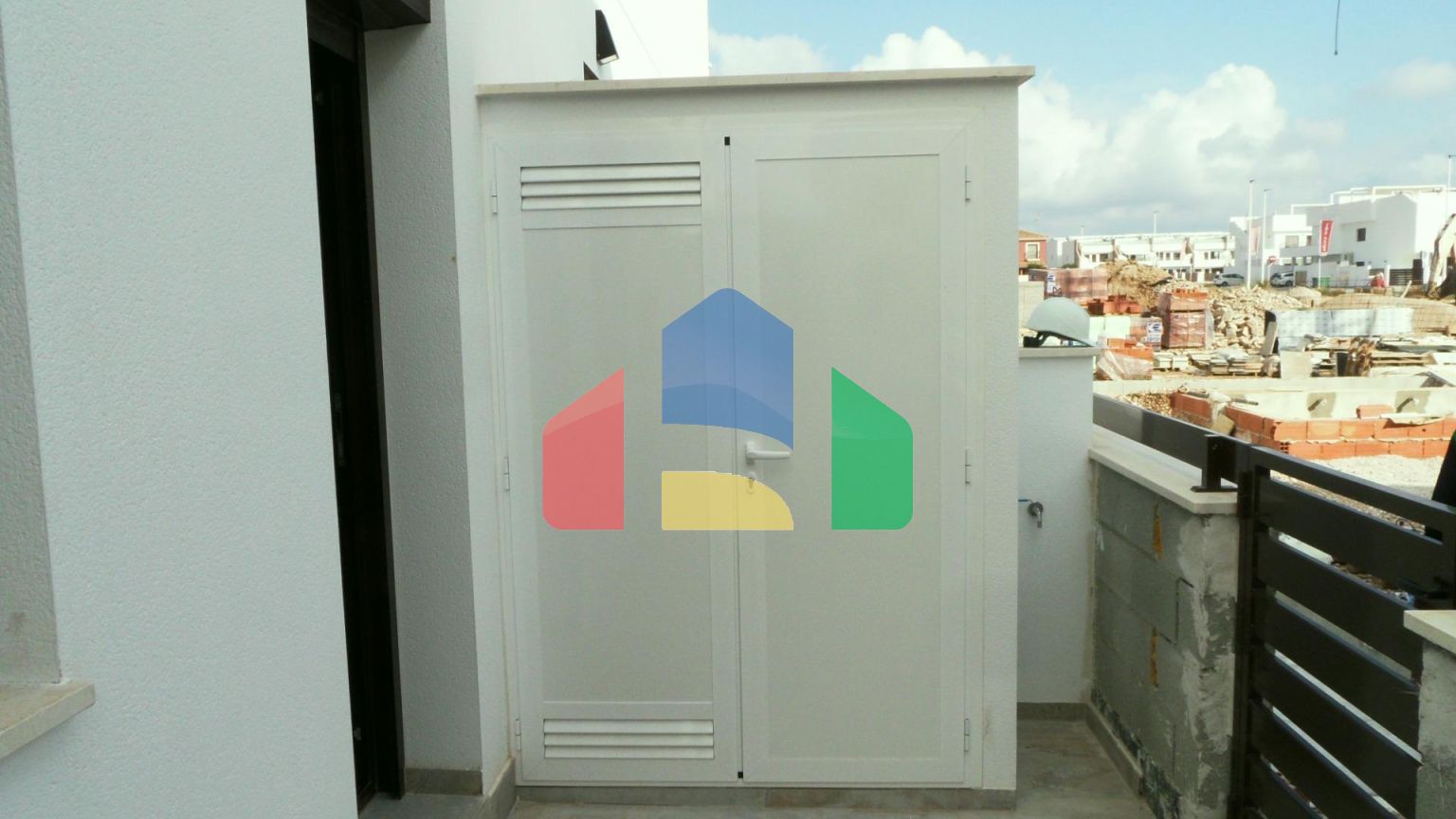 Современные таунхаусы и двухквартирные дома в Пилар-де-ла-Орадада