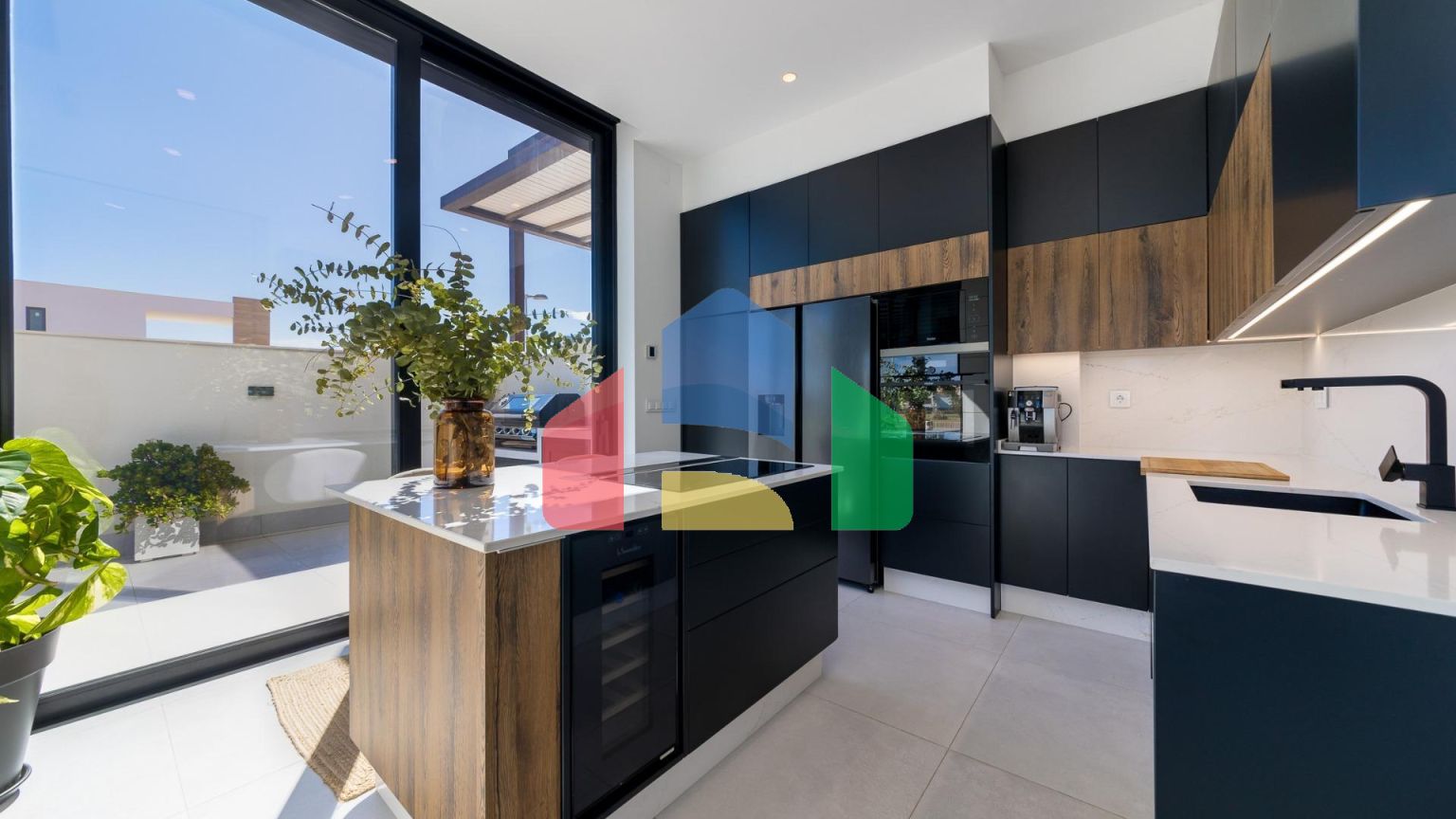 НОВЫЕ ВИЛЛЫ В ПИЛАР-ДЕ-ЛА-ОРАДАДА НА ПОЛЕ ДЛЯ ГОЛЬФА