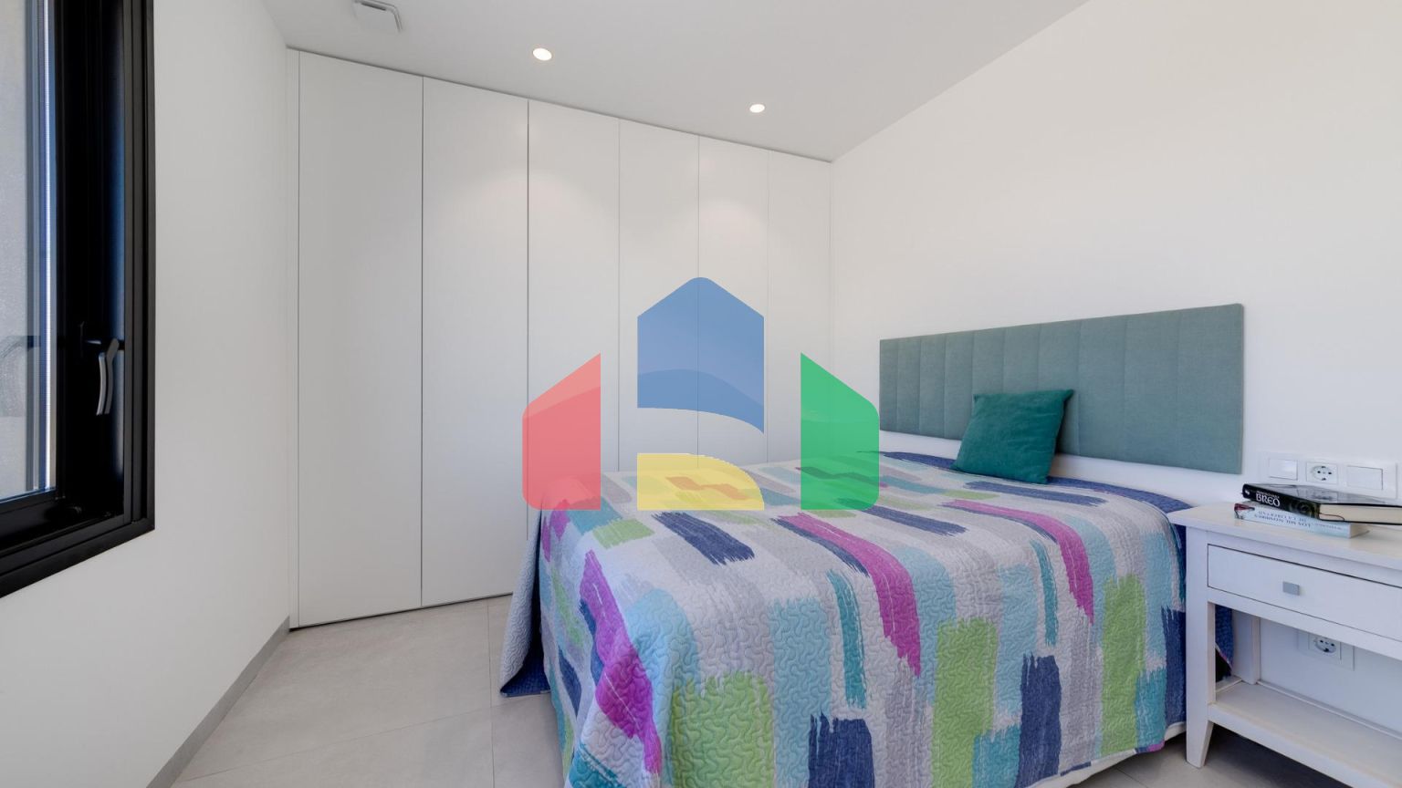 НОВЫЕ ВИЛЛЫ В ПИЛАР-ДЕ-ЛА-ОРАДАДА НА ПОЛЕ ДЛЯ ГОЛЬФА