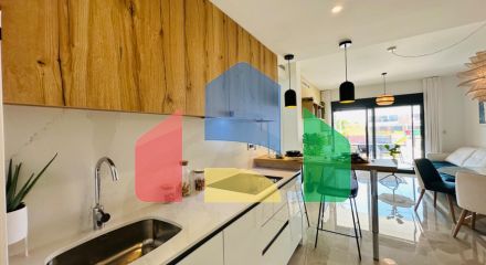 Комплекс из 34 бунгало в Пилар де ла Орадада