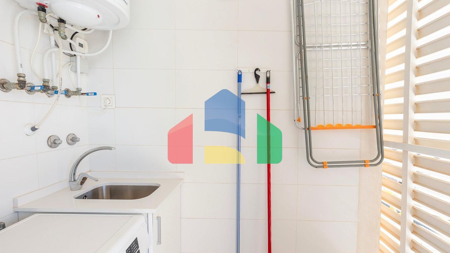 АПАРТАМЕНТЫ С ВИДОМ НА МОРЕ В MIL PALMERAS! 2 СПАЛЬНИ. 2 ВАННЫЕ КОМНАТЫ. ГАРАЖ+КЛАДОВКА.