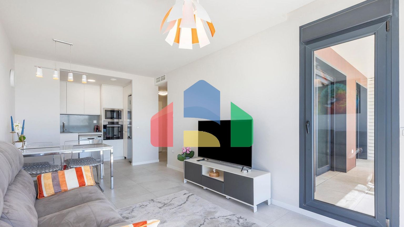 АПАРТАМЕНТЫ С ВИДОМ НА МОРЕ В MIL PALMERAS! 2 СПАЛЬНИ. 2 ВАННЫЕ КОМНАТЫ. ГАРАЖ+КЛАДОВКА.