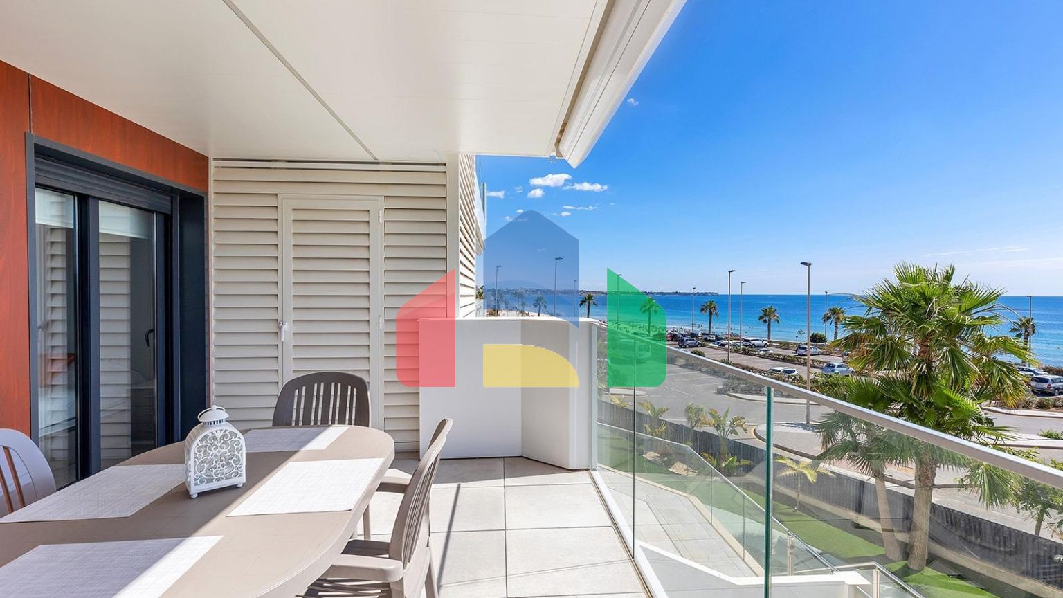 АПАРТАМЕНТЫ С ВИДОМ НА МОРЕ В MIL PALMERAS! 2 СПАЛЬНИ. 2 ВАННЫЕ КОМНАТЫ. ГАРАЖ+КЛАДОВКА.