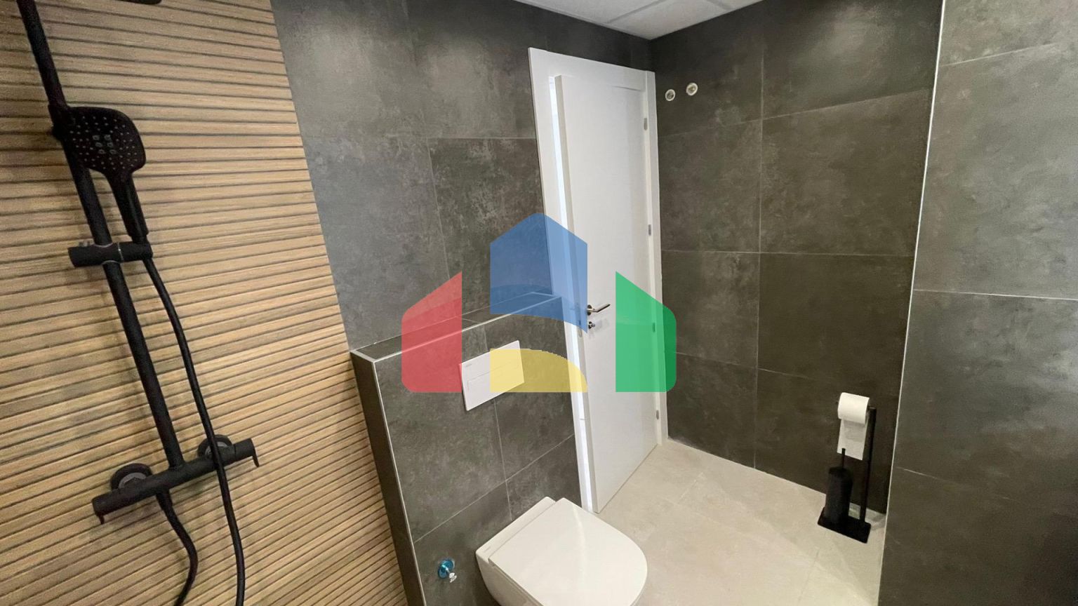 Трёхэтажный жилой комплекс в Пилар де ла Орадада