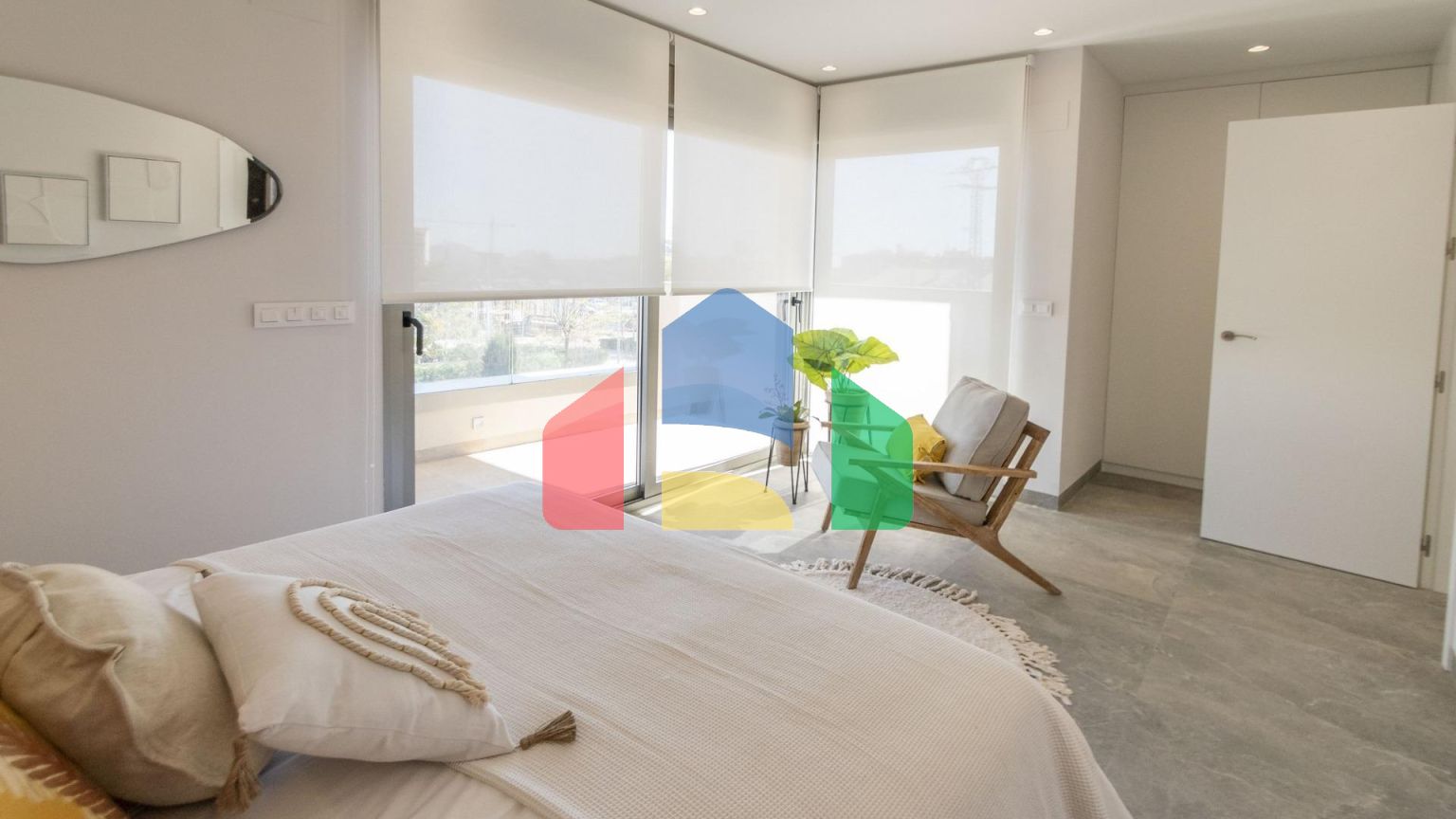 НОВЫЕ ВИЛЛЫ В ПИЛАР-ДЕ-ЛА-ОРАДАДА НА ПОЛЕ ДЛЯ ГОЛЬФА