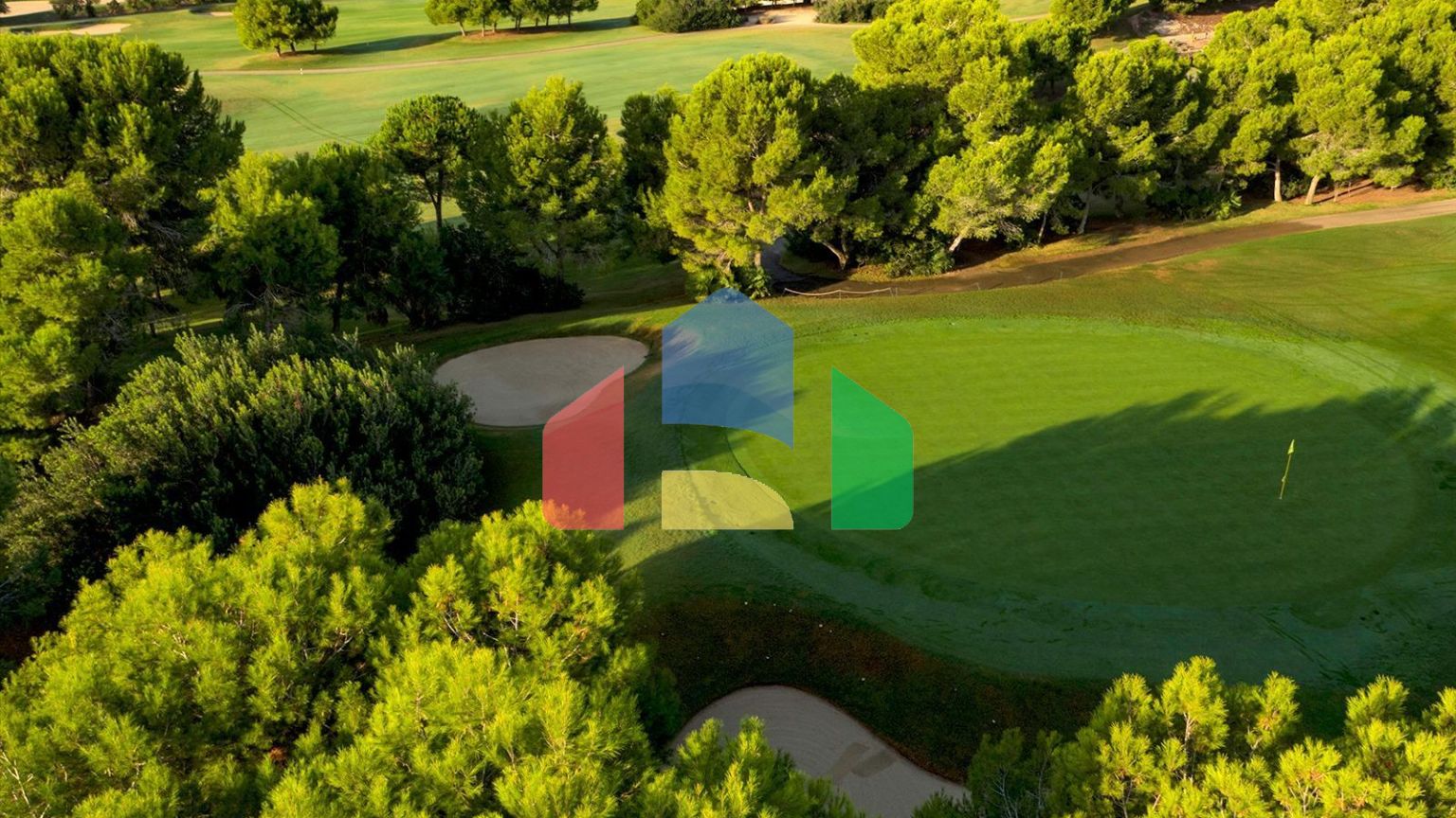 Новые виллы на первой линии гольф-курорта Ло Ромеро