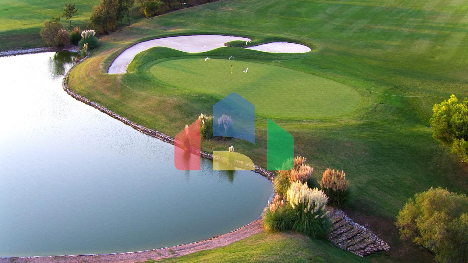 Новые виллы на первой линии гольф-курорта Ло Ромеро