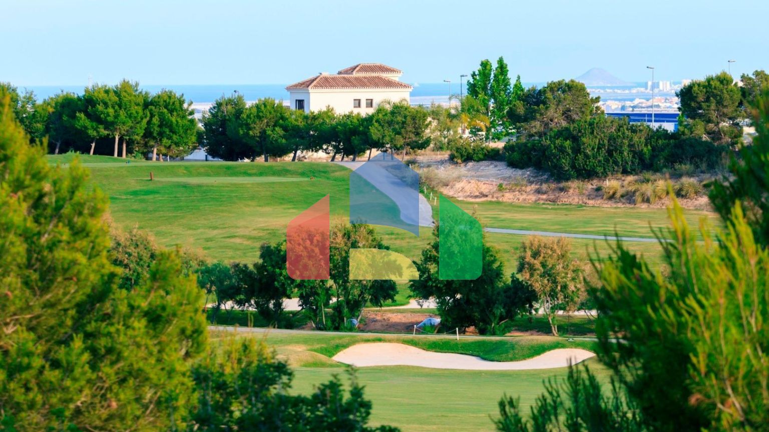 Новые виллы на первой линии гольф-курорта Ло Ромеро